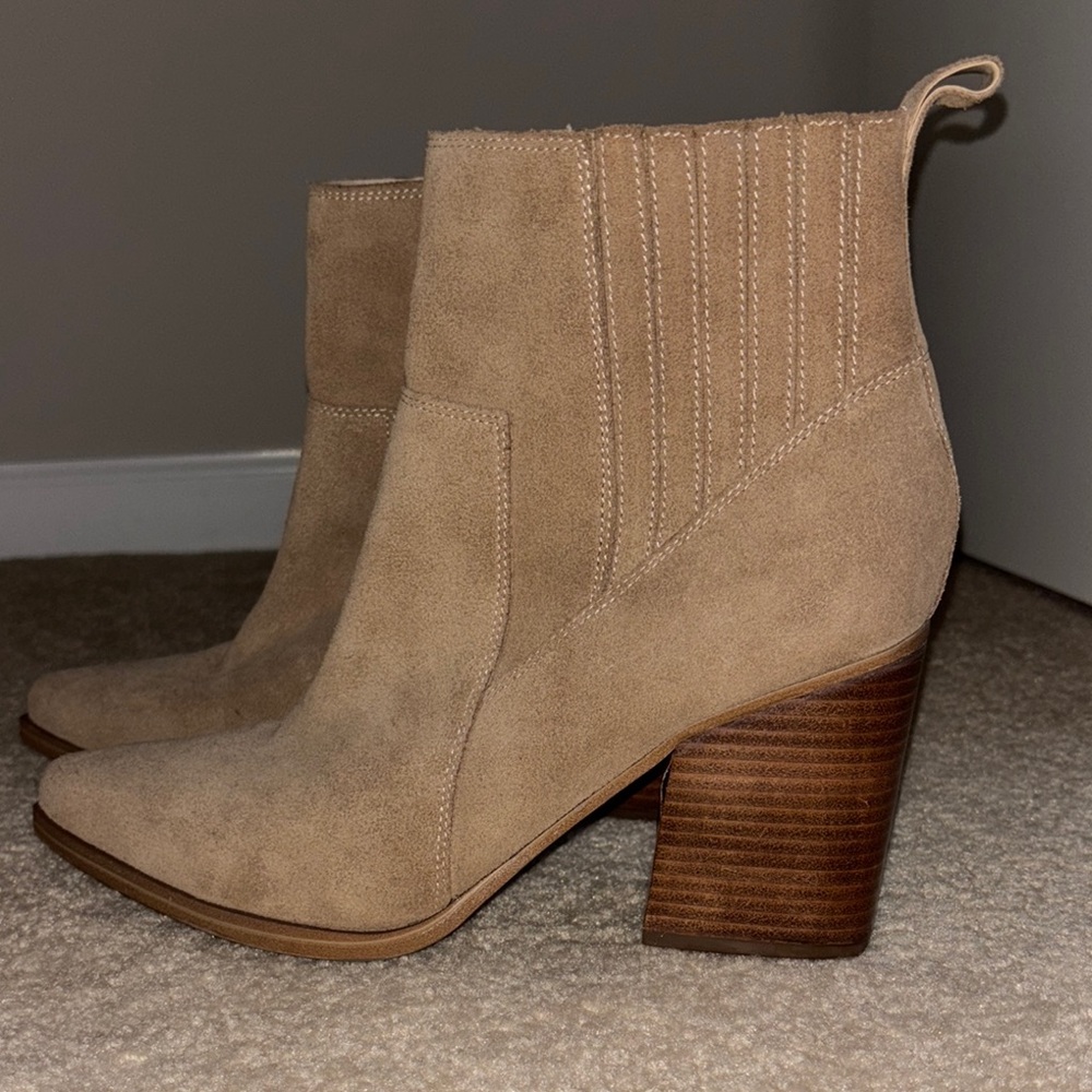 Marc Fisher Cream Ankle Boots with Chunky Heel and Pointed Toe - Picture 3 of 5